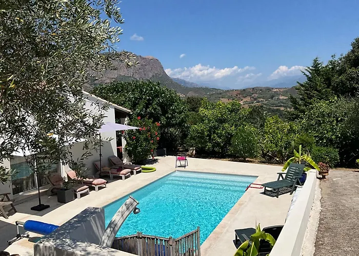 Piscine Jacuzzi * Alata